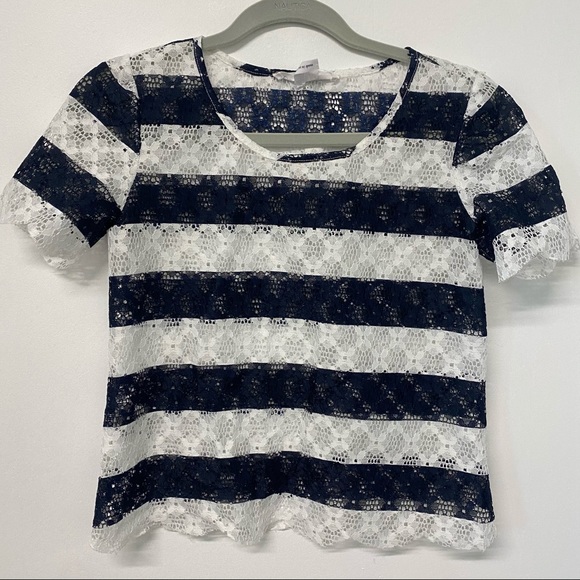 BCBG - Crochet embroidered stripes top - Picture 4 of 8